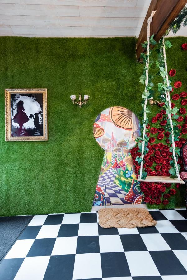 Insolite Alice In Wonderland Gujan-Mestras Exterior foto