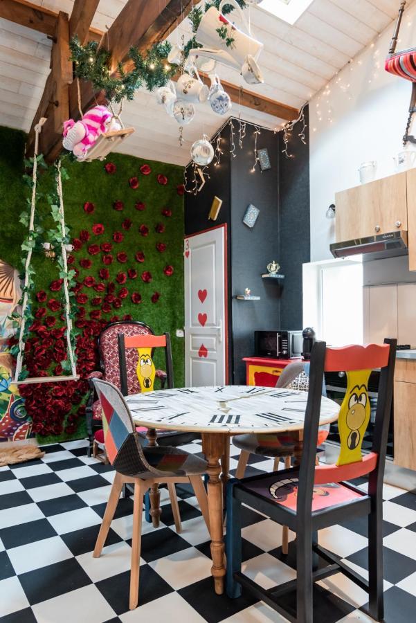 Insolite Alice In Wonderland Gujan-Mestras Exterior foto