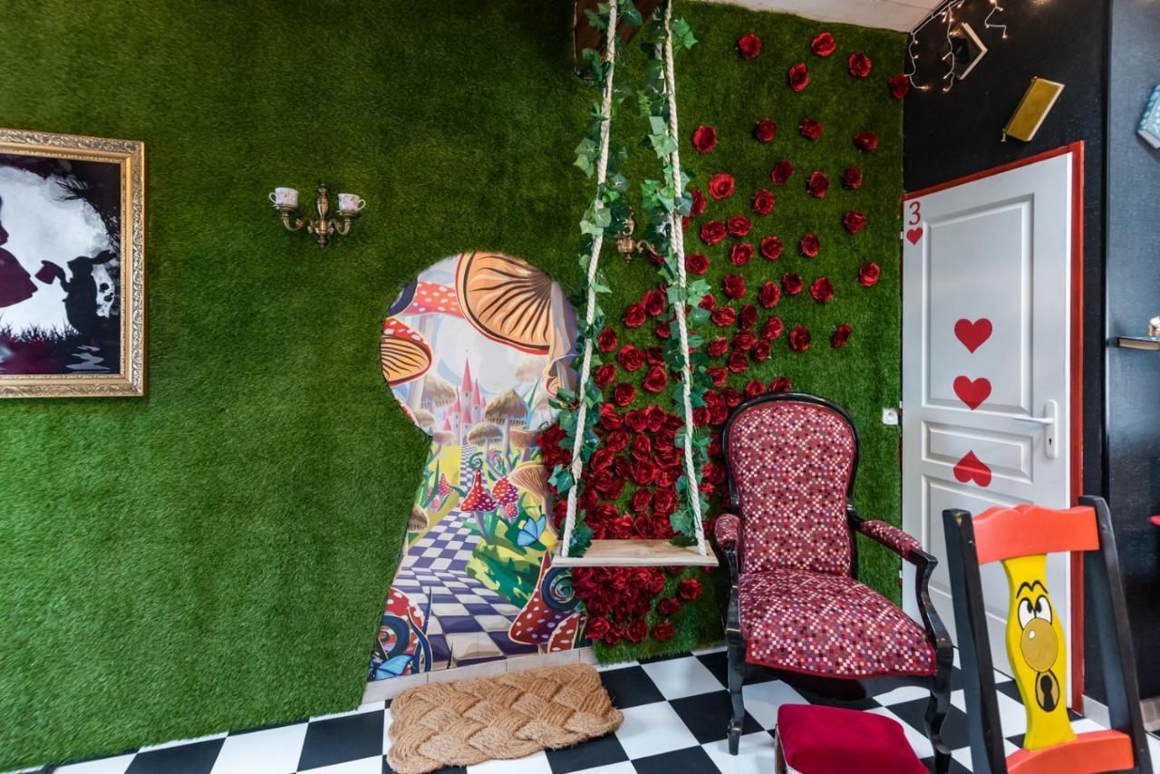 Insolite Alice In Wonderland Gujan-Mestras Exterior foto