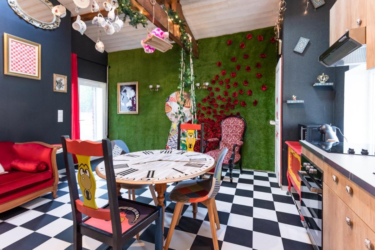 Insolite Alice In Wonderland Gujan-Mestras Exterior foto